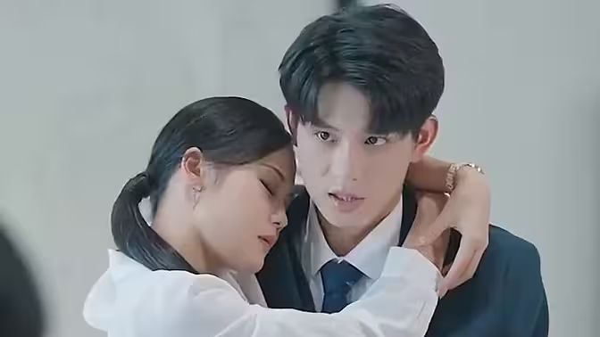 重生后，虐文霸總拿了寵妻劇本(全集)